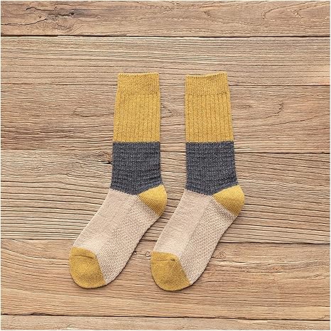 Amazon Co Jp 靴下 新しい女性コットンソックスファッション秋冬靴下1ペア暖かいパッチワークカラーロングソックス女性高品質韓国スタイル Color Yellow Gray Size One Size ホーム キッチン