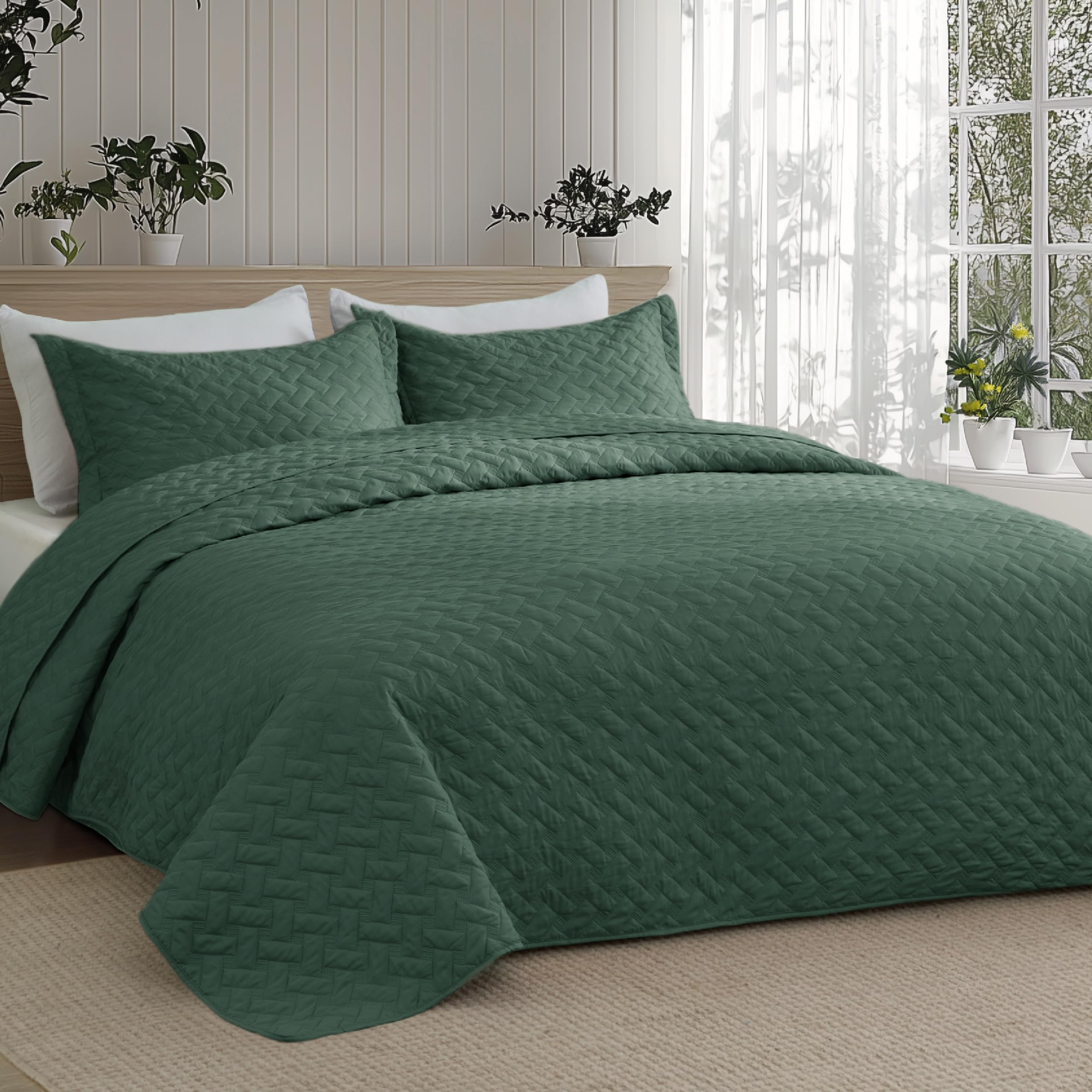 Photo 1 of Bedsure Quilts Queen Size - Lightweight Bedspreads Queen Size with Basket Weave Pattern, Soft Quilt Bedding, Dark Green Comforter Coverlet for All Seasons (90" x 96")
