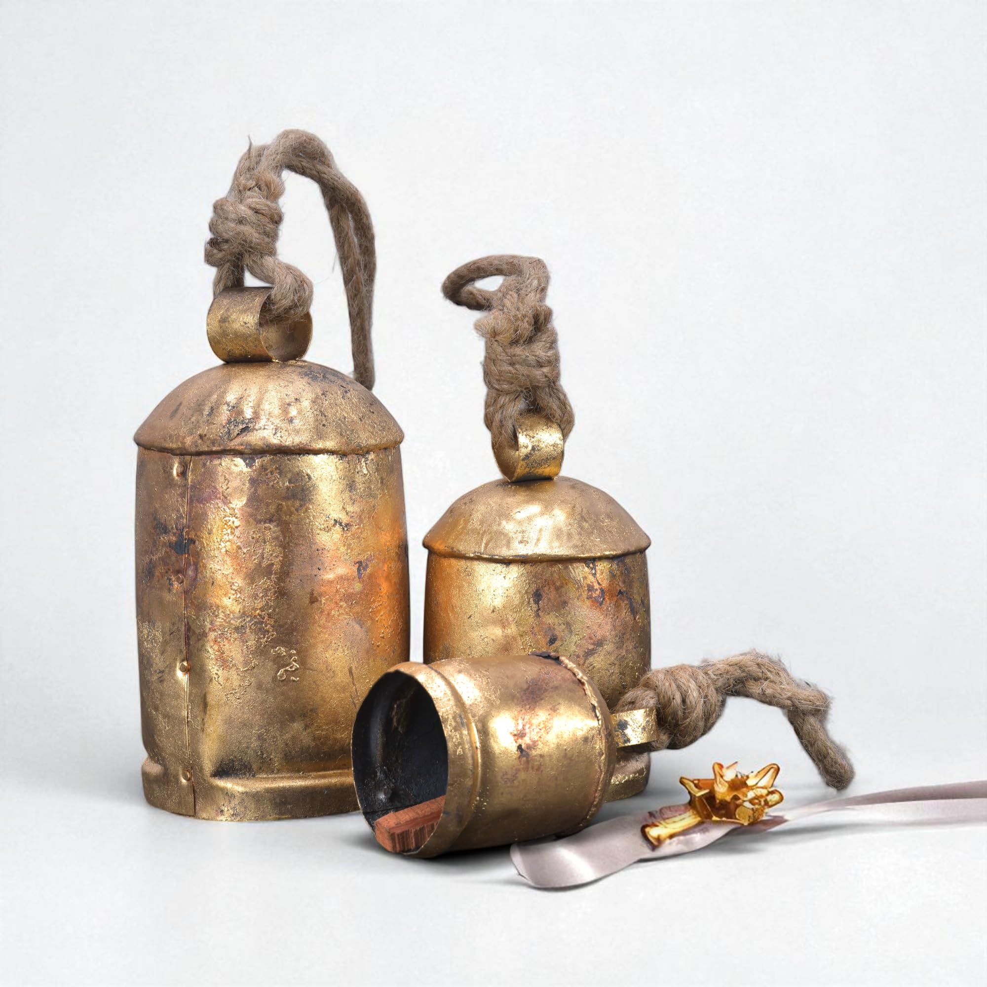 Christmas Ornaments Cowbell Set, Vintage Christmas Decor with Jingle Bells and Cow Bell Accents, Rustic Home Decor Mantle Piece, Shabby Chic Decor Charm, Christmas Door Decorations (4", 6", 8")