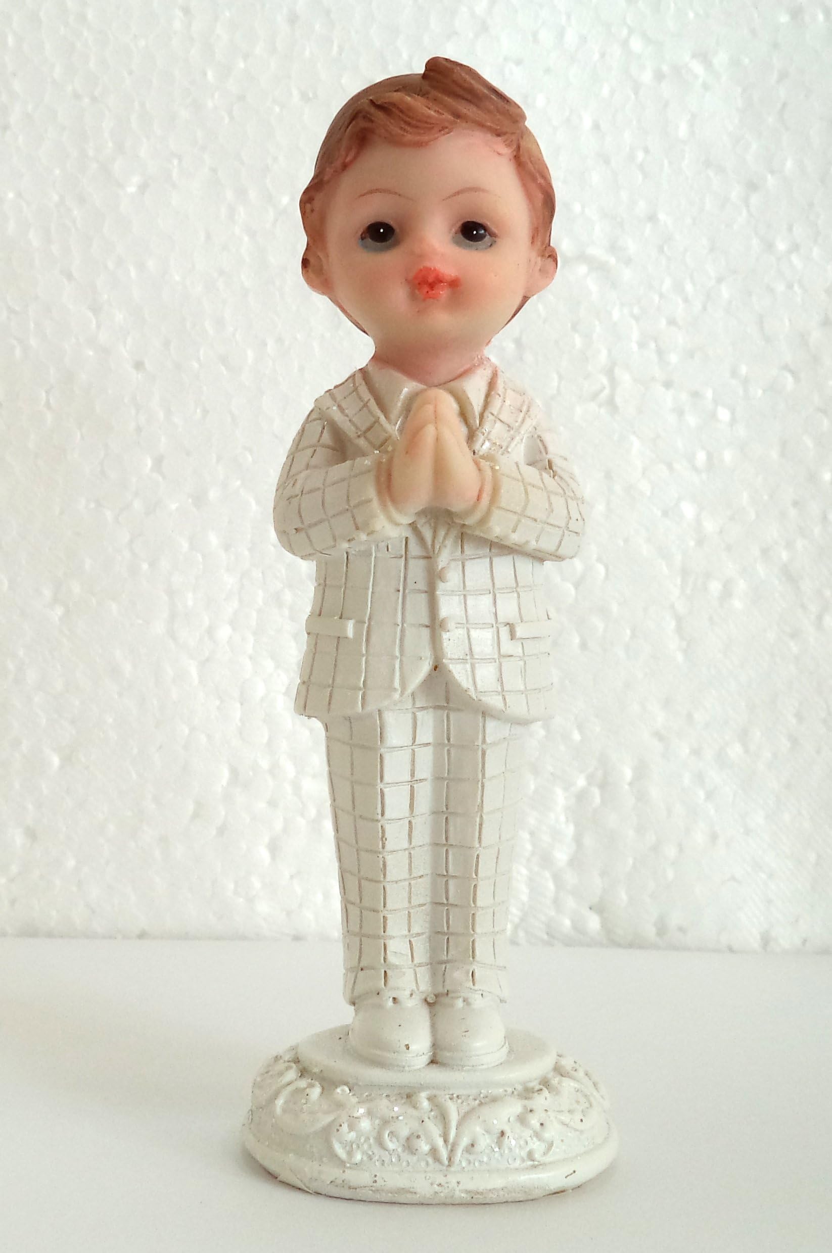 First Holy Communion Keepsake Set of 12 Resin Figures Available in Boy or Girl Size: 12 x 4 x 3 cm Approx. (Boy)