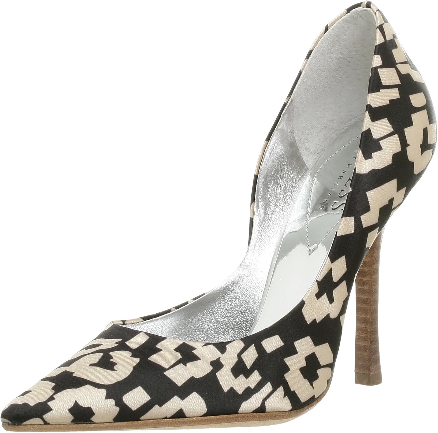 GUESS Women�s Carrie 2 Stiletto Pump Pumps