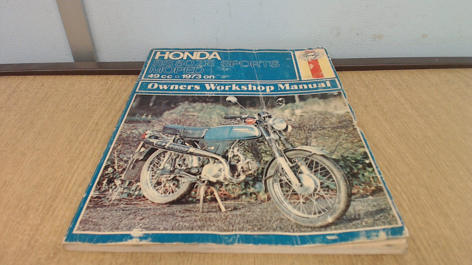 Honda SS50 Sports Moped Owner's Workshop Manual (Haynes owners workshop  manuals for motorcycles): Amazon.co.uk: Stewart W. Wilkins: 9780856961670:  Books