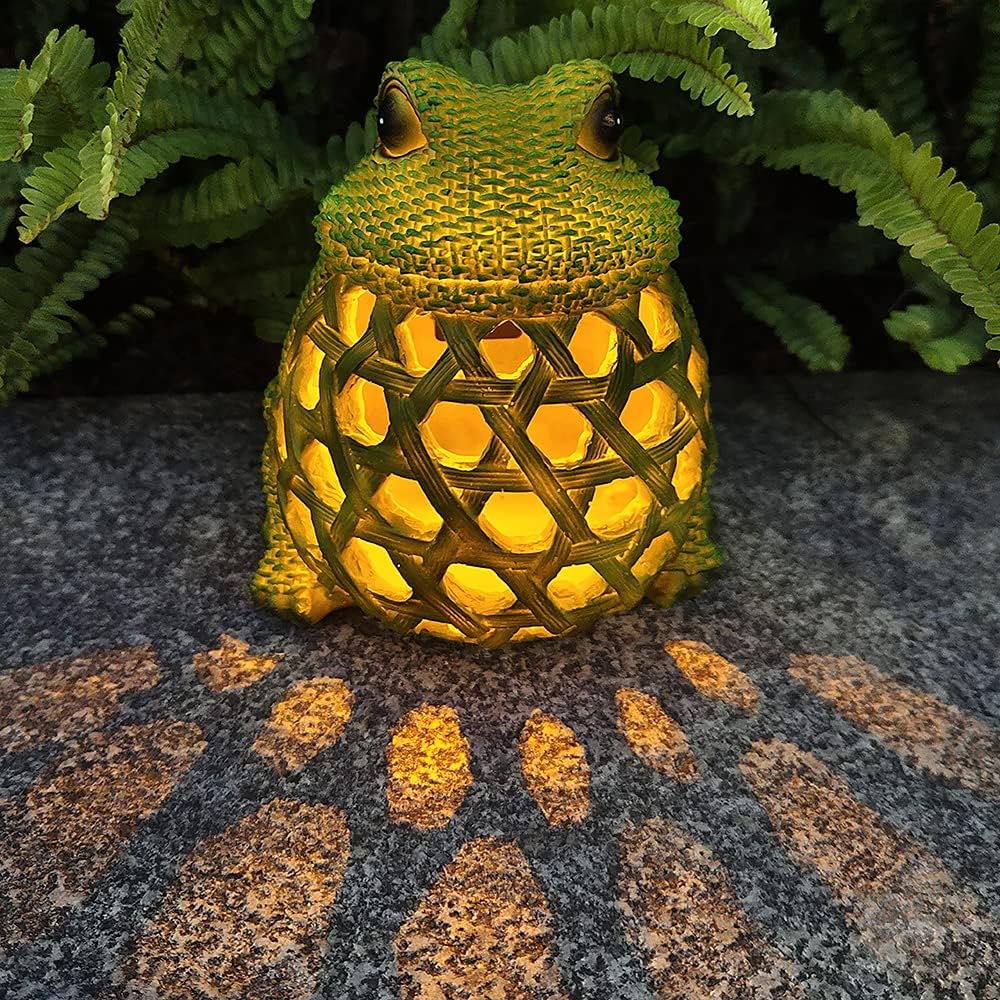 Solar Light Frog Figurine Garden Decor - Fun Animal Figurine Sculpture with Solar LED Lights for Indoor Outdoor Art Decorations, Patio Yard Lawn Ornaments Gift