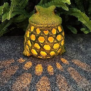 Solar Light Frog Figurine Garden Decor - Fun Animal Figurine Sculpture with Solar LED Lights for Indoor Outdoor Art Decorations, Patio Yard Lawn Ornaments Gift