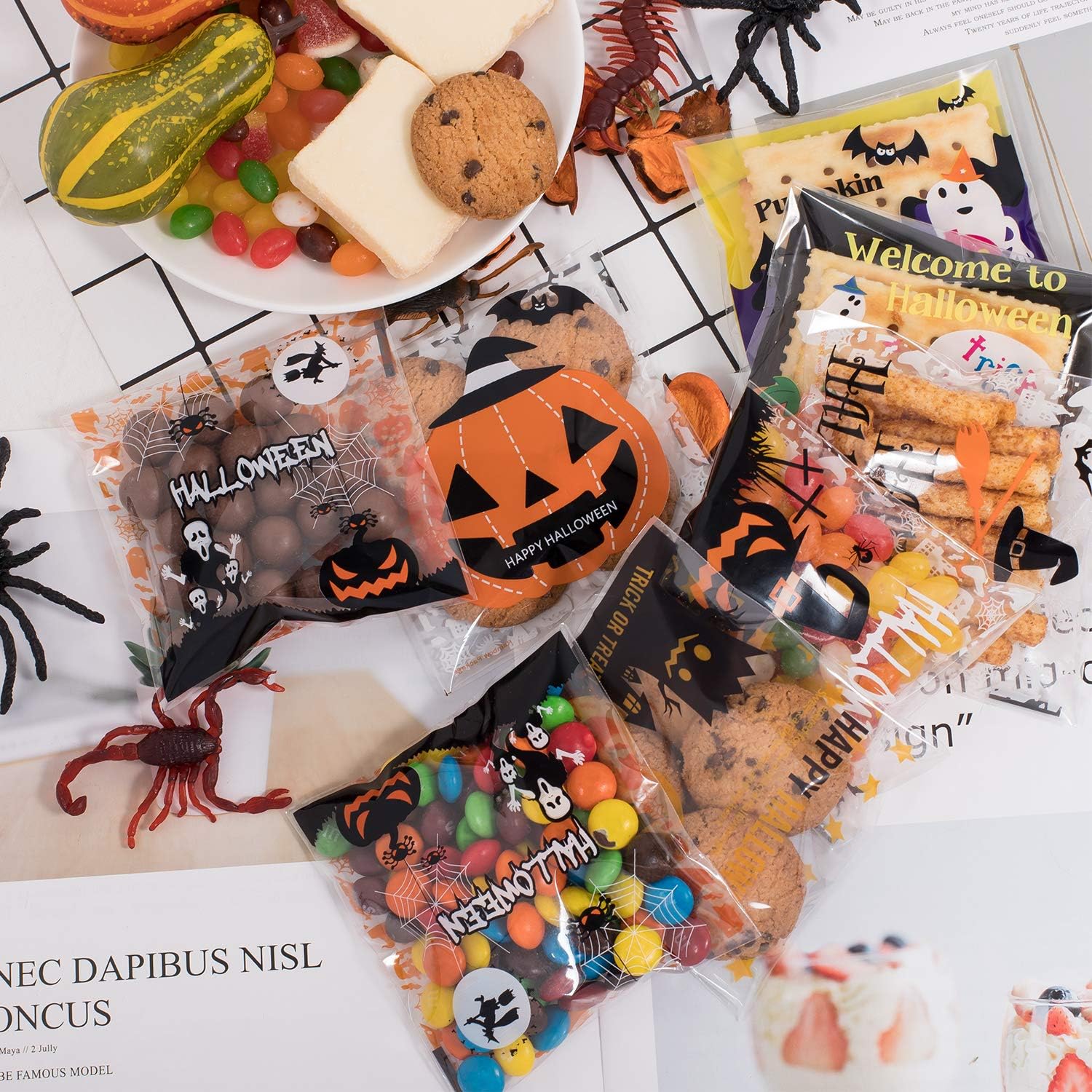Whaline 400Pcs Halloween Candy Bag, Self Adhesive Clear Cookie Treat Bags, Cellophane Plastic Gift Bags for Halloween Party Supplies, Homemade Craft, Snack Gift Packing (8 Styles): Toys & Games