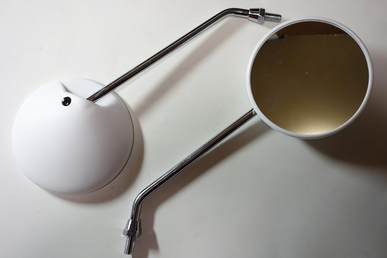 Amazon ホワイト丸型バックミラー 左右セット 8mm 正ネジ クレアスクーピー ジョルノ スーパーカブ Today トゥディ Tact タクト Dio ディオ 等スクーターに F 6 ホワイト 銀ステー ミラー 車 バイク