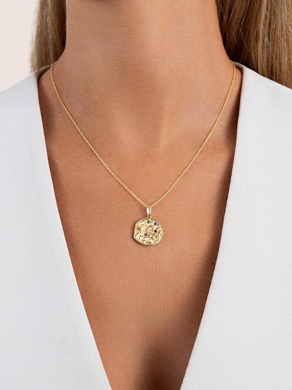 - Amuleto do Zodíaco das Cores Orgânicas. Pendente em latão com acabamento banhado a ouro 18kt. Pendente combinável com colar. Joalharia feminina. Gémeos