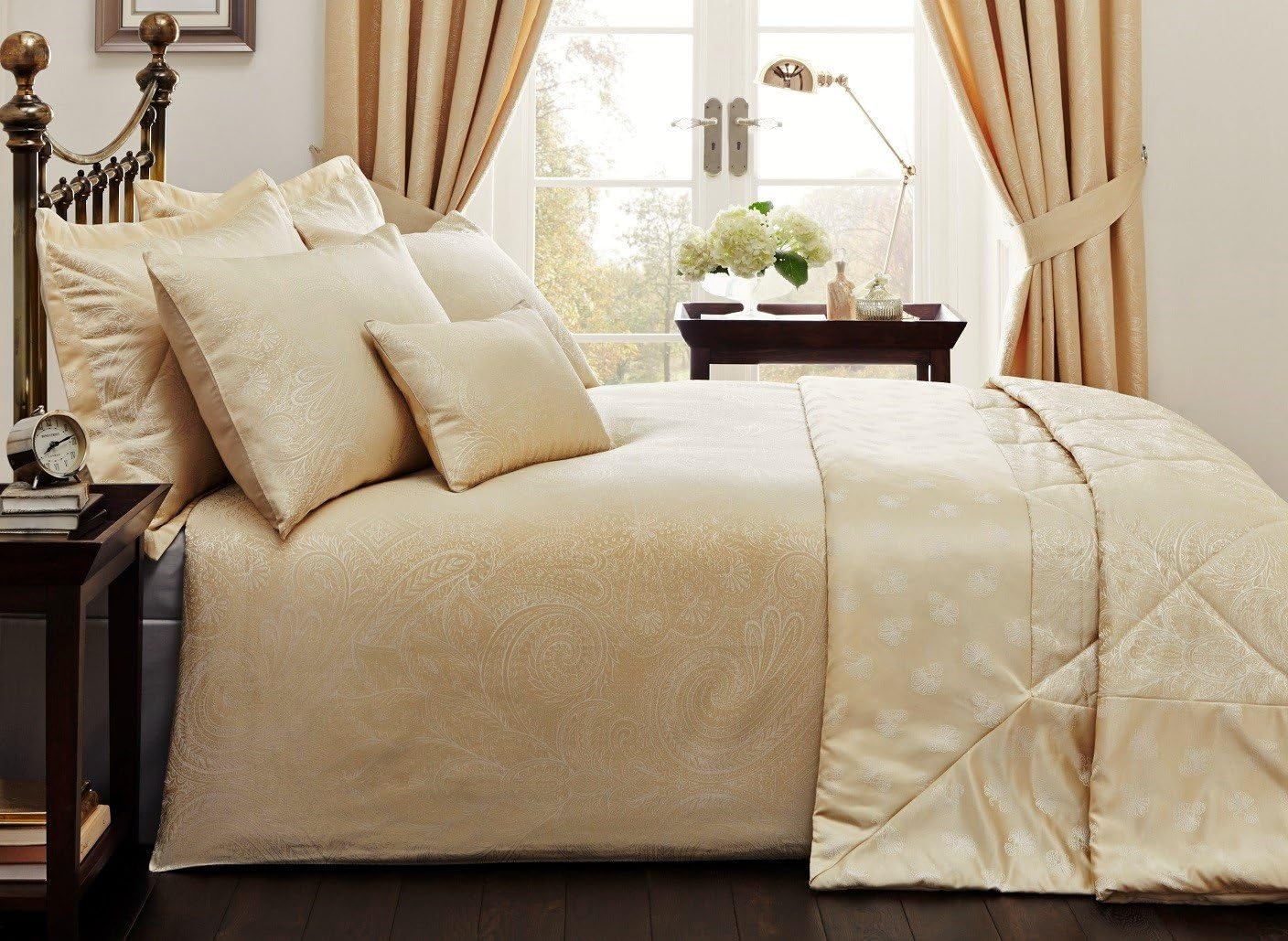 Linden Gold Double Quilt Duvet Cover and 2 Pillowcase Bed Linen Set-Jacquard, Polyester-Cotton