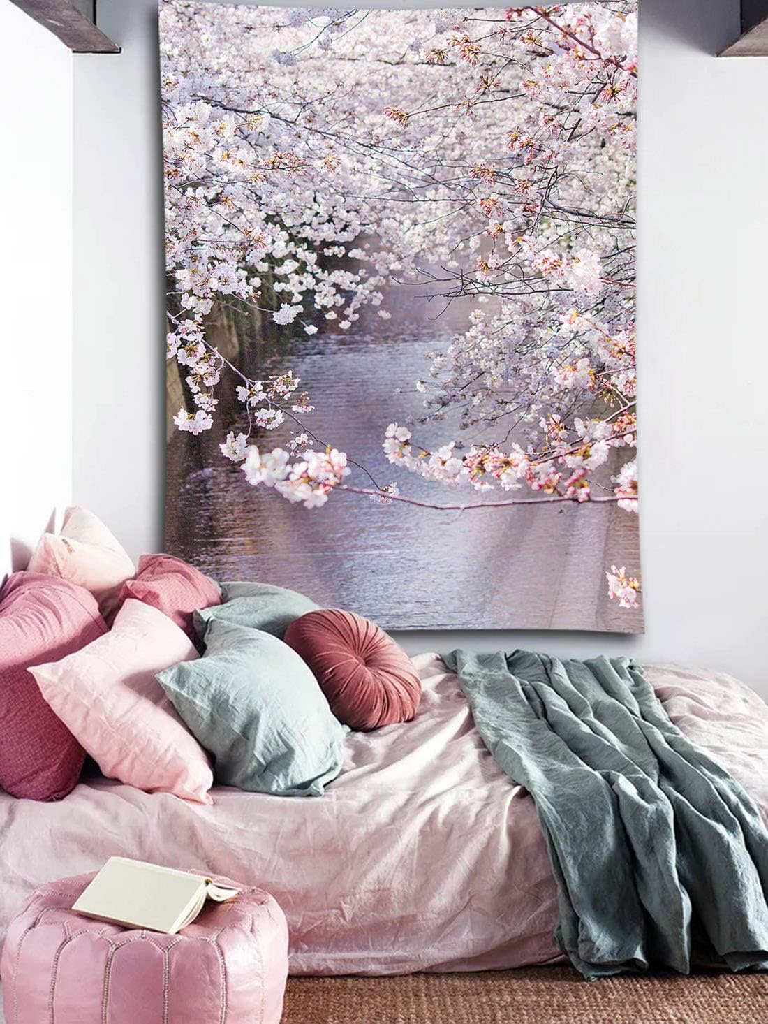 Amazon Co Jp Lb 桜の花 春 タペストリー 花柄 自然風景 おしゃれ壁掛け 綺麗な装飾布 インテリア モダン 多機能 壁や窓の飾り 布ポスター お店 個性ギフト 新居祝い 布製 100ｘ150cm Generic