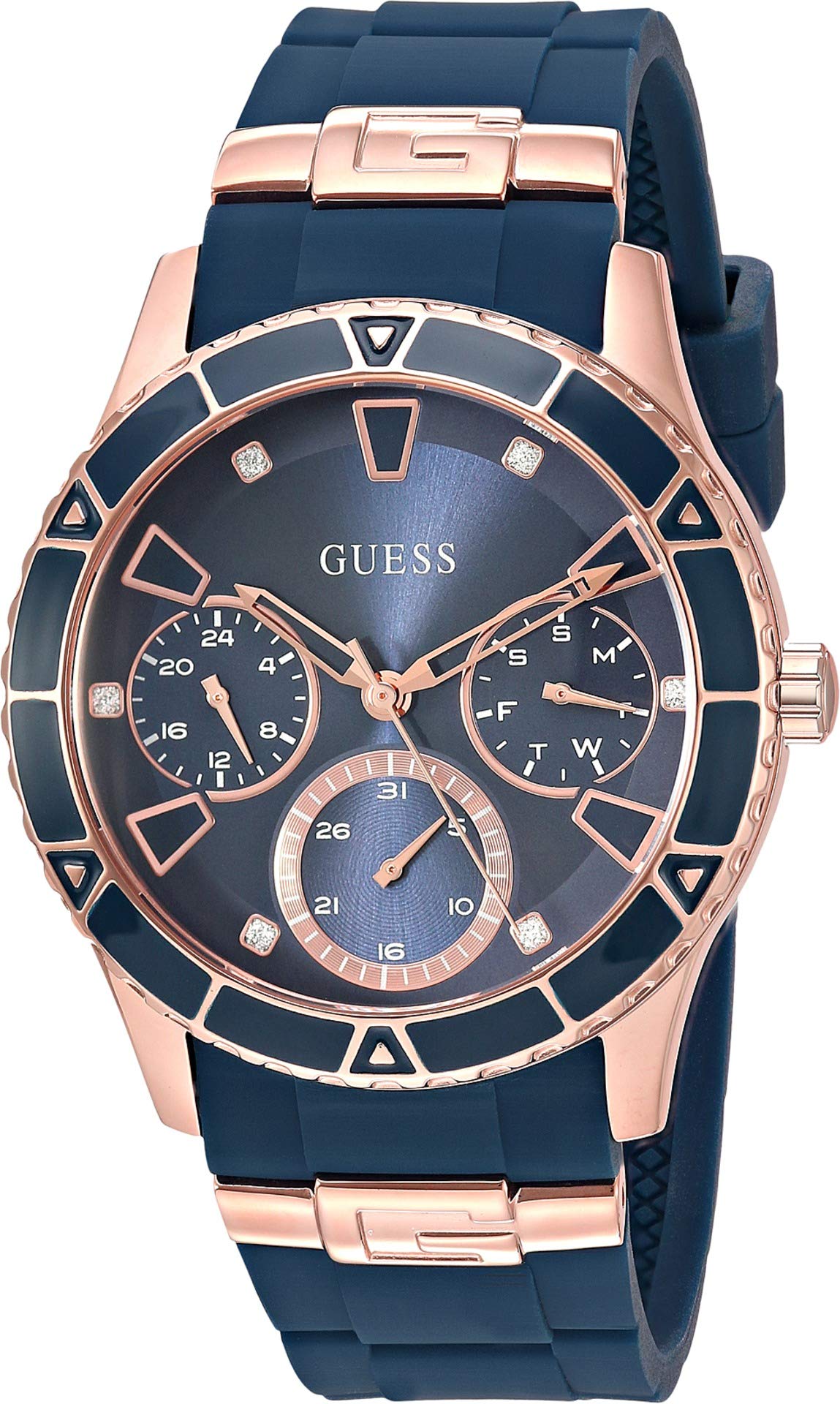GUESS Reloj en tono oro rosa + icónico reloj de silicona azul resistente a las manchas con día, fecha + hora militar/internacional 24 horas. Color: Azul (Modelo: U1157L3)