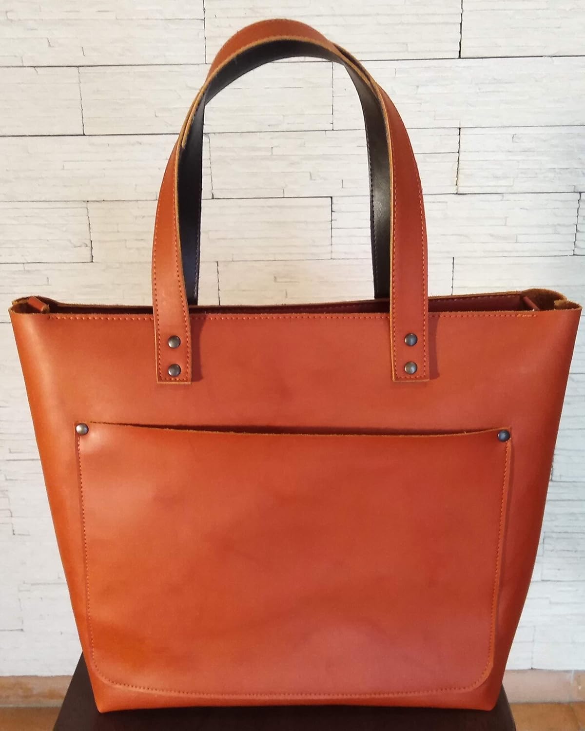 leather tote with zipper top
