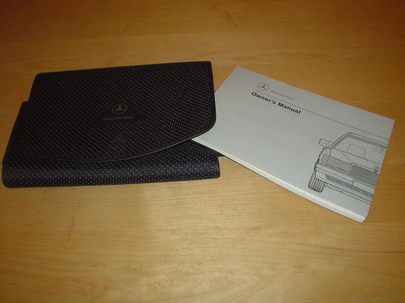MERCEDES BENZ W201 OWNERS MANUAL HANDBOOK with WALLET (1982 - 1993) - 190  190E 190D 190 D TURBO 1.8 2.0 2.3 2.5 2.6 - OWNER'S HAND BOOK MANUAL  Paperback – ...