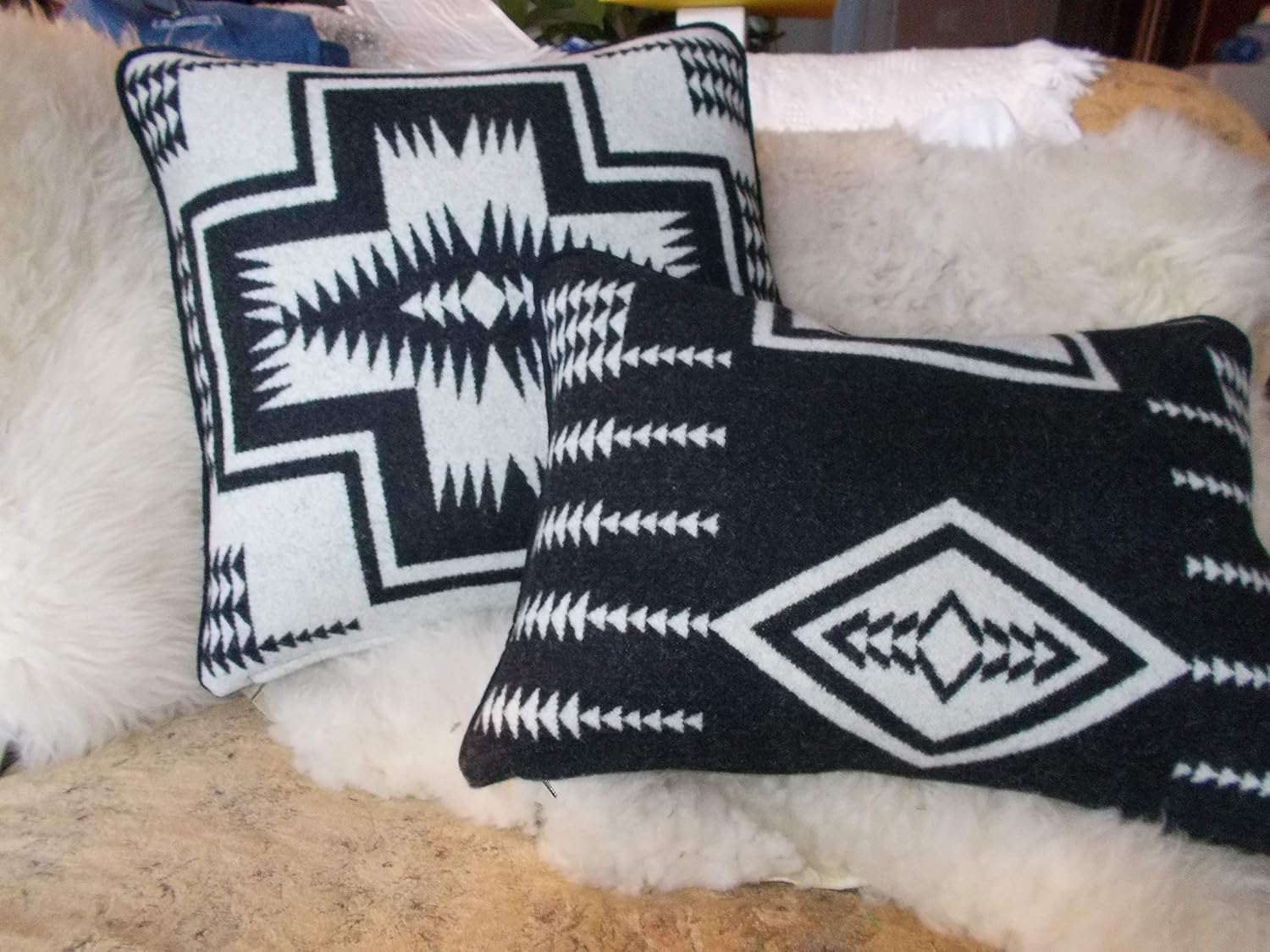 Amazon Com 20 Off Pair Harding Design Pillows W Inserts