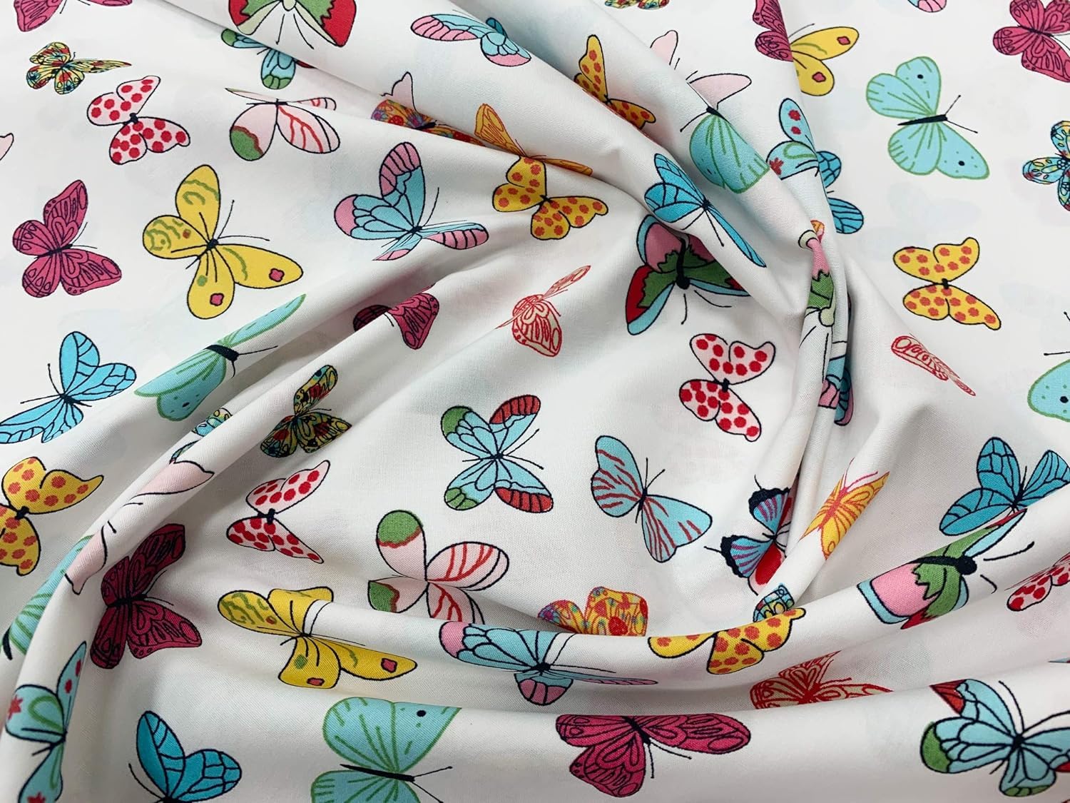 100% Cotton Poplin Fabric - Beautiful Butterfly Print on Ivory Background - Craft Fabric Material by The Metre (CP0704IVO)