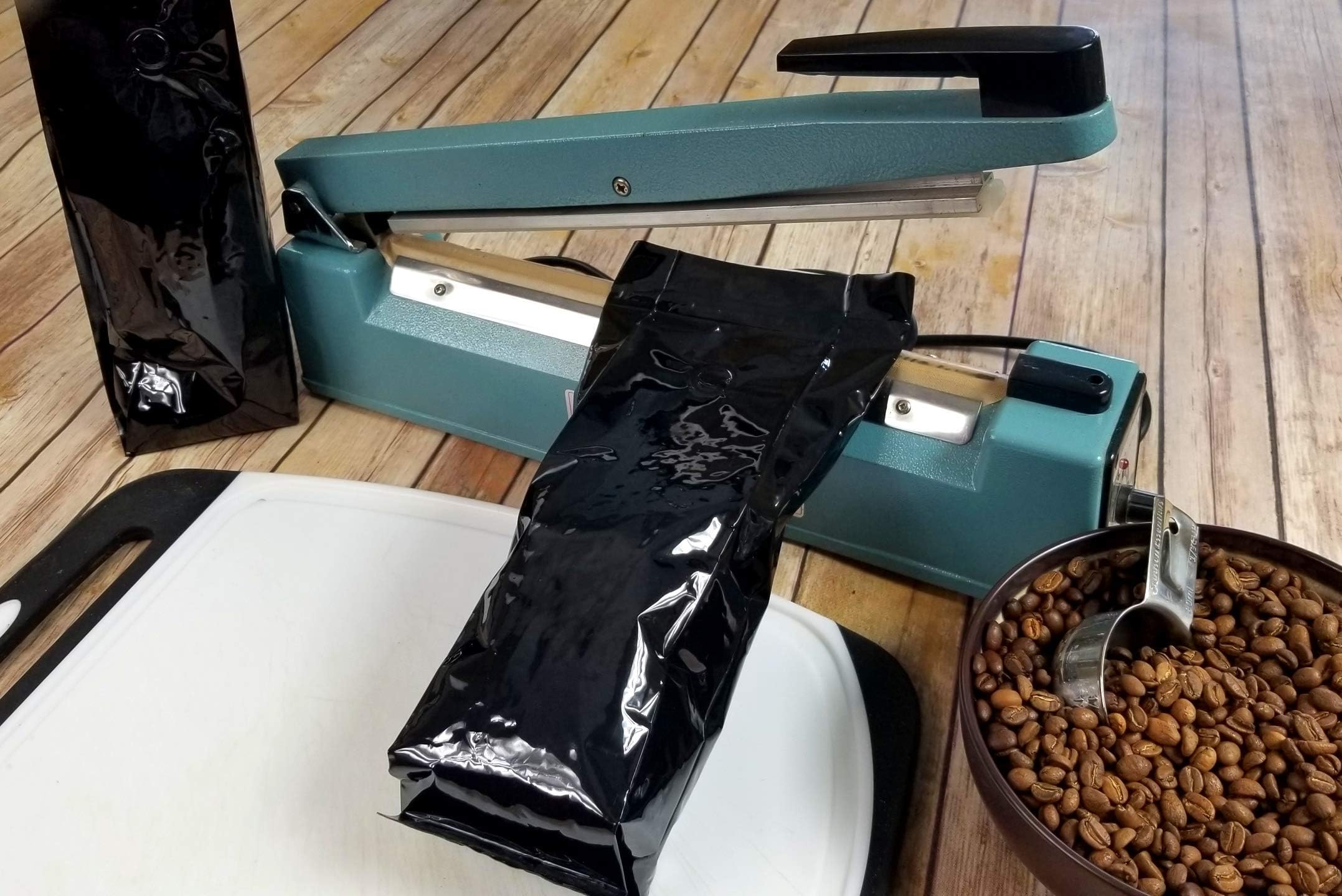 Heat Seal 1 lb Foil Coffee Bag โ 5 mil Mylar 16 oz Black Gloss Gusseted Stand up Pouch with Degassing Valve - 13"x3.4"x2.5" (25)