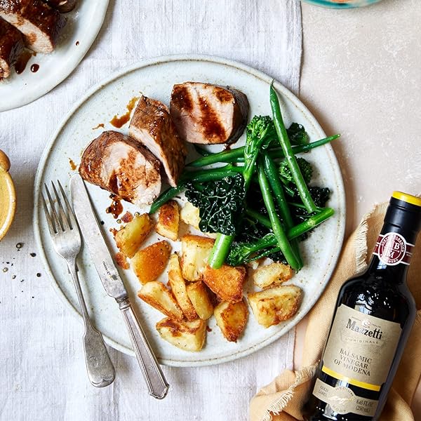 MAZZETTI GOLD LABEL BALSAMIC VINEGAR OF MODENA PGI, 8.45 FL OZ, SMOOTH & BALANCED, MATURED IN OAK BARRELS, PERFECT FOR DIPPING, SALADS, GRILLED MEATS, CRAFTED IN ITALY