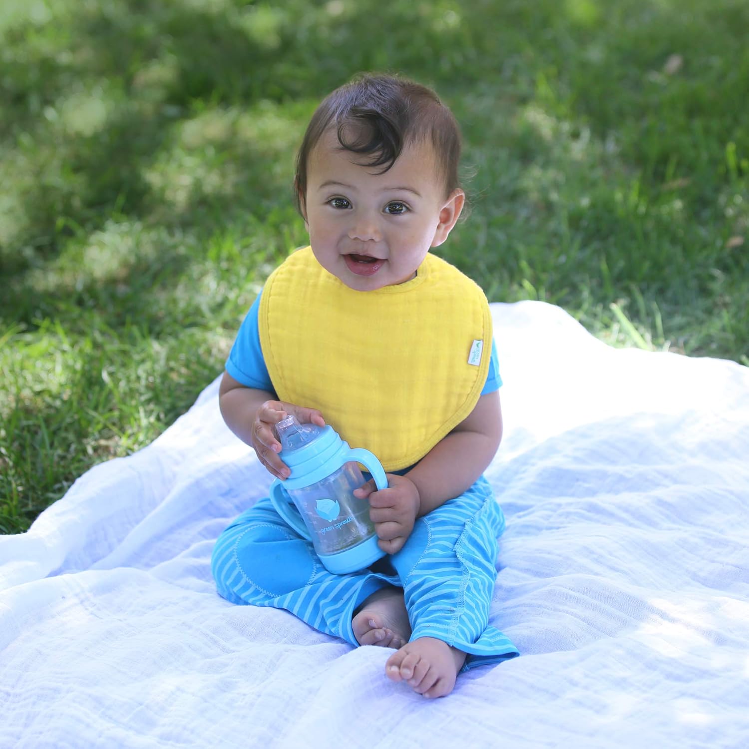 green sprouts Muslin Bibs made from Organic Cotton (5 pack)| 4 absorbent layers protect from sniffles, drips, & drools | 100% Organic cotton muslin, Adjustable snap closure, Machine washable : Baby