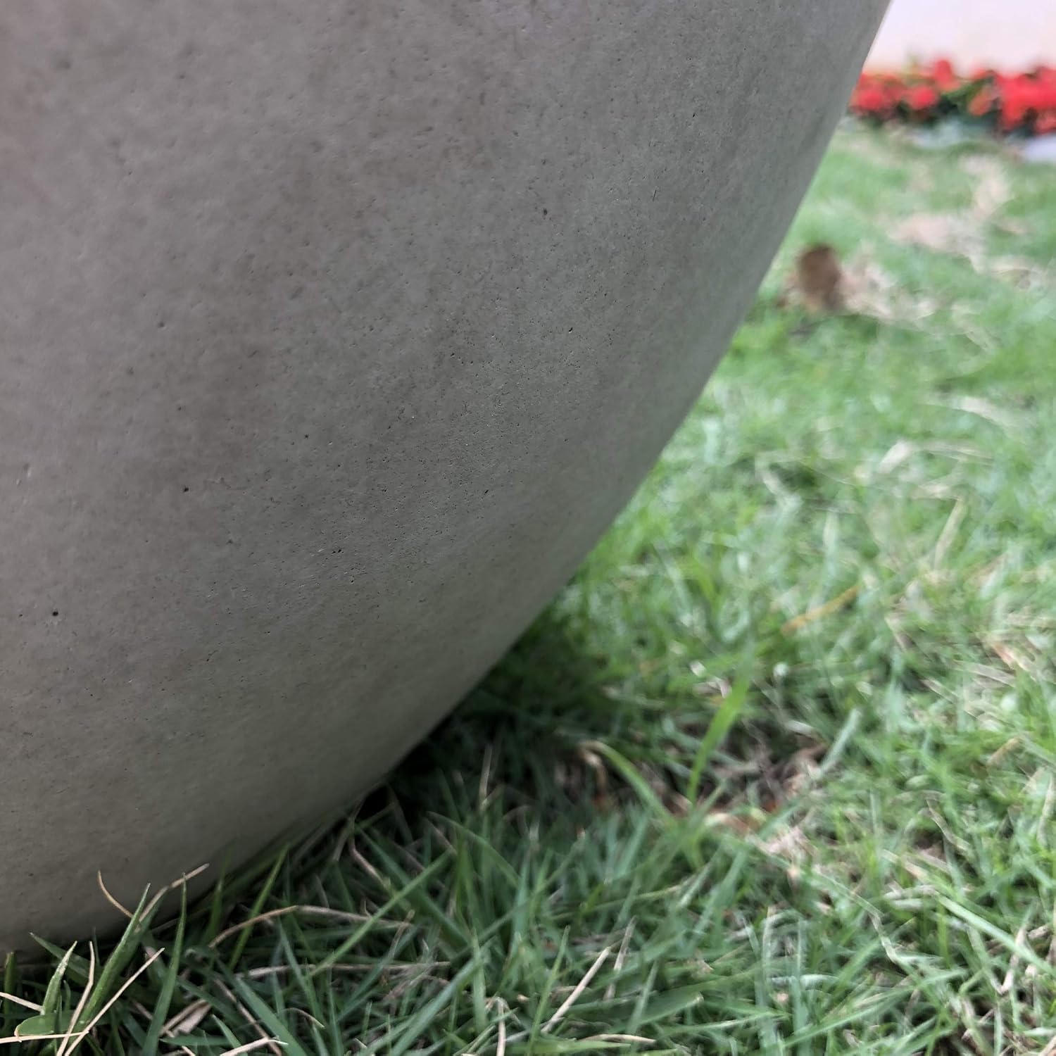 Kante RC0050C-C80021-2 Lightweight Durable Modern Round Outdoor Planter, Weathered Concrete : Garden & Outdoor