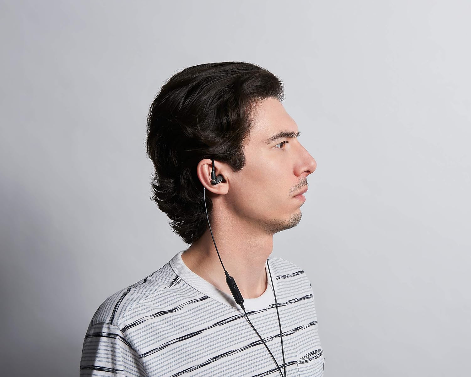 Shure AONIC 3 Wired Sound Isolating Earbuds, Clear Sound, Single Driver with BassPort, Secure In-Ear Fit, Detachable Cable - Image 4