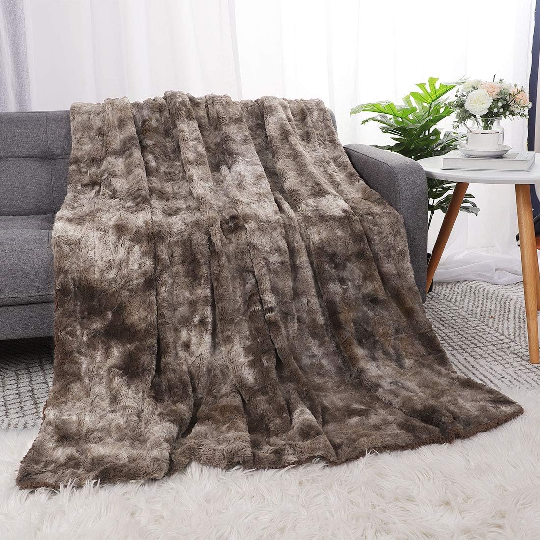 PiccoCasa Luxury Shaggy Faux Fur Blanket Twin Size, Soft Warm Reversible Tie-dye Throw Blanket for Sofa Couch and Bed - Image 4