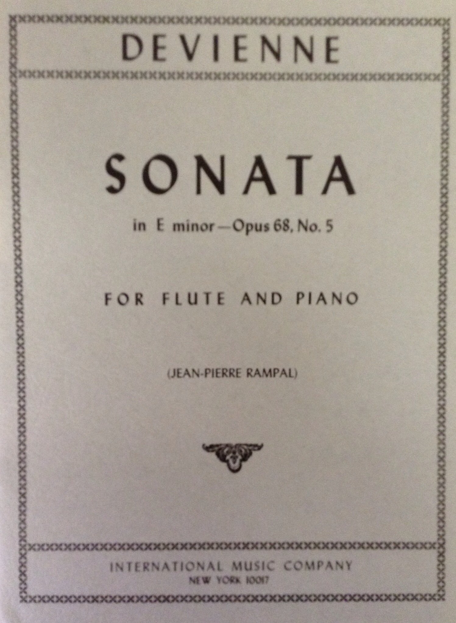 Amazon Com Devienne Sonata In E Minor For Flute And Piano Rampal Francois Devienne Books