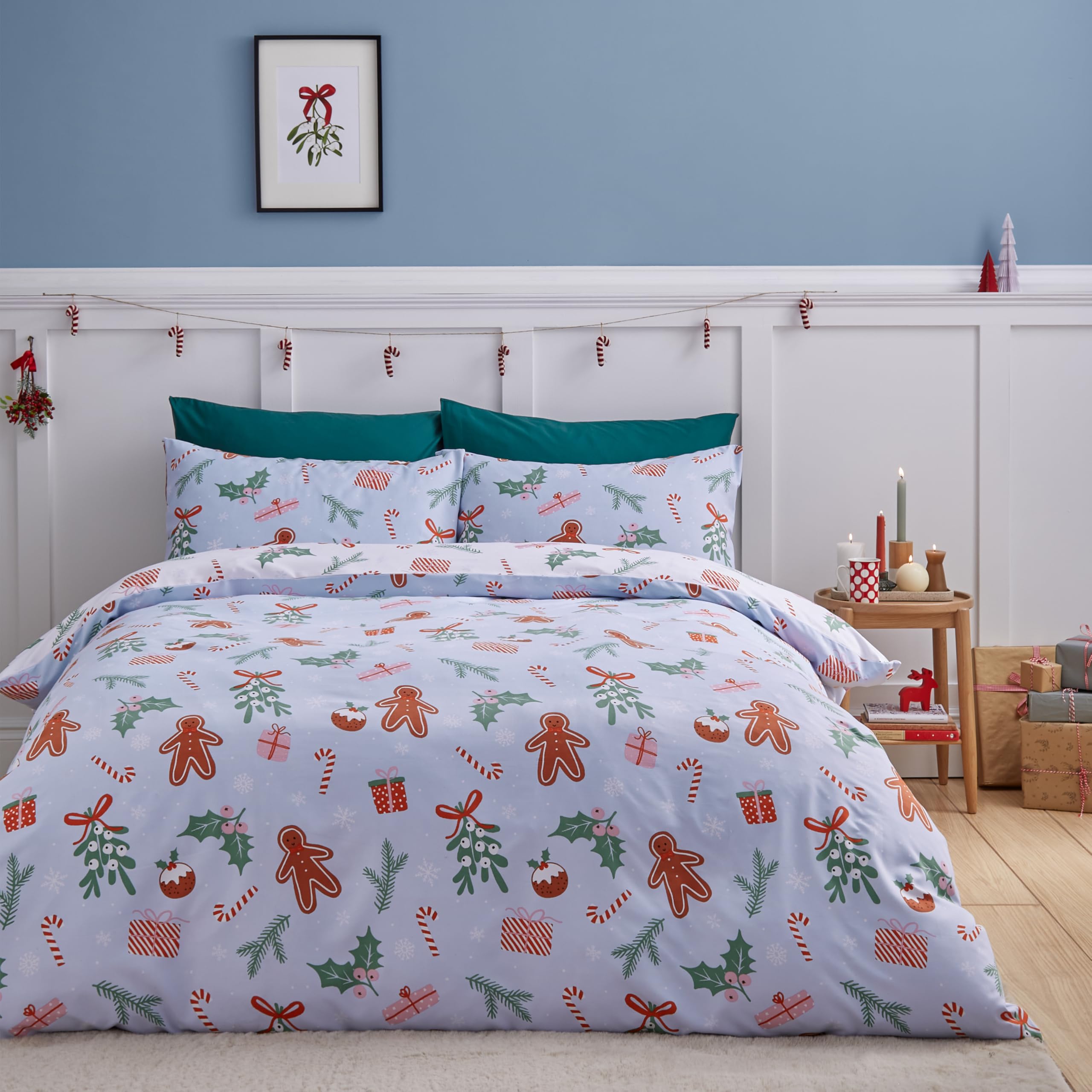 Catherine Lansfield Christmas Gingerbread Soft Microfibre Reversible Double Duvet Cover Set with Pillowcases Blue