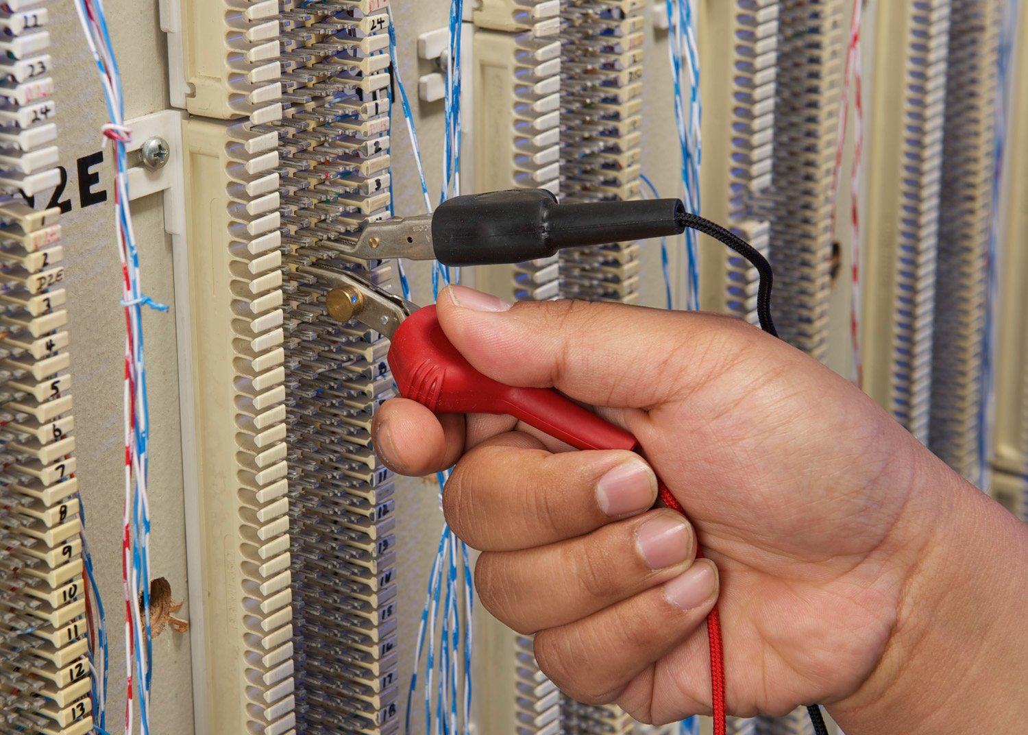 Fluke Networks TS19 Telephone Test Set with Banana Jacks