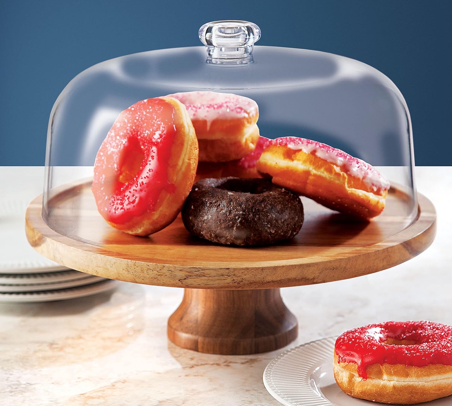 Godinger Cake Stand, Footed Cake Plate Server with Dome, Acaciawood and Shaterproof Acrylic Lid: Kitchen & Dining