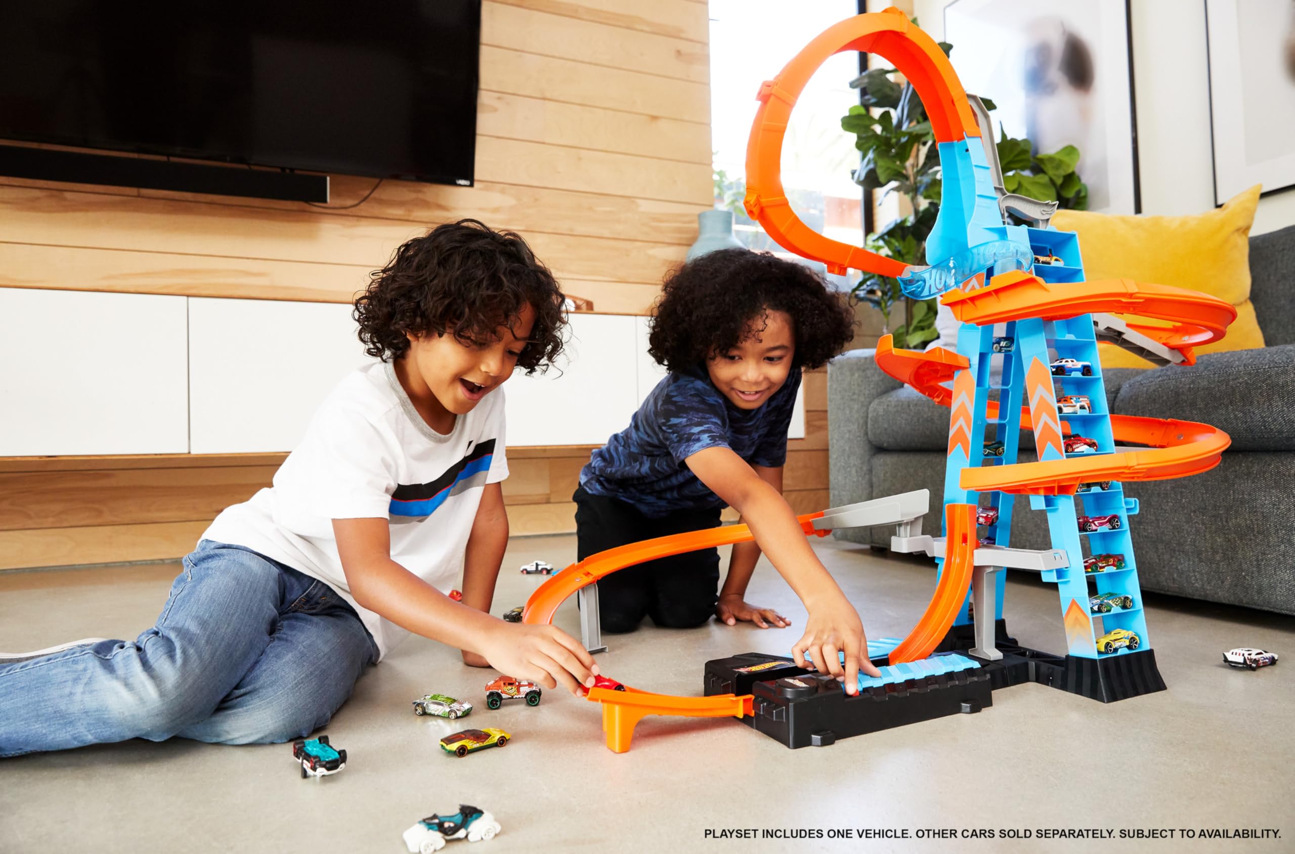 Hot Wheels Sky Crash Tower Track Set, 2.5+ ft / 83 cm High with Motorized Booster, Orange Track & 1 Hot Wheels Vehicle, Race Multiple Cars, Gift for Kids 5 to 10 Years Old & Up