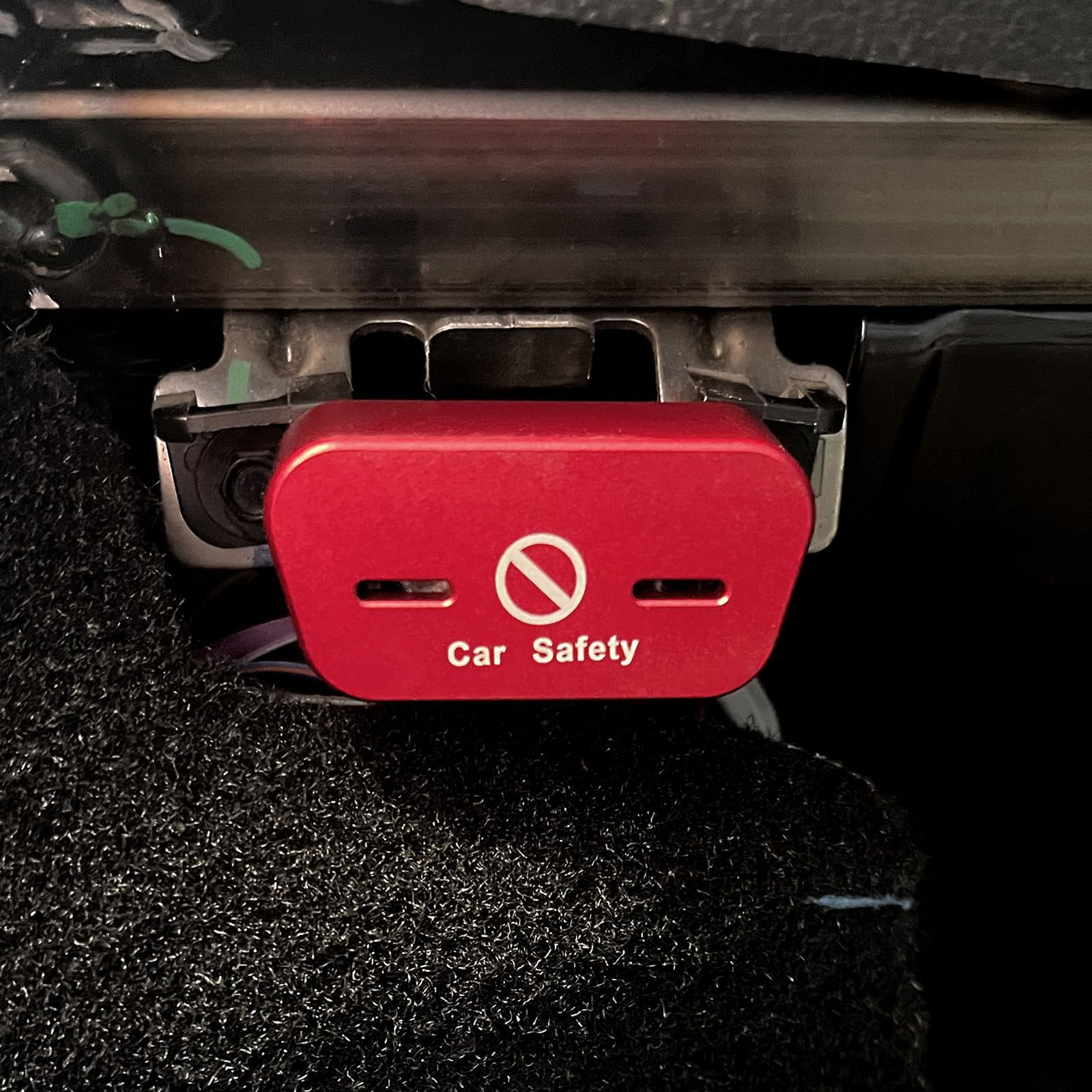 Photo 1 of JUTA OBD2 Lock Aluminum Alloy Material OBDII Socket Locking Device Vehicle OBD Port Protection - Red