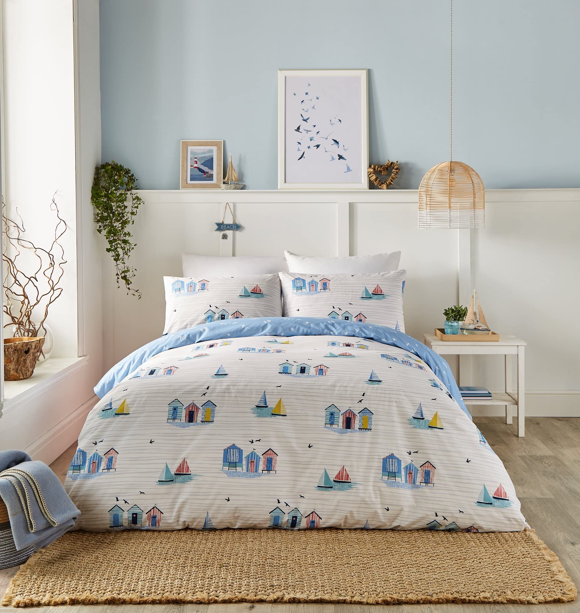 Fusion - Nautical Blue Duvet Cover - Single Bedding Size (140 x 200cm) - Reversible (2 Designs) - Seaside/Sailing Boats Duvet Cover - Blue & White Bedding with Coastal Theme - Beach Huts Bed Set