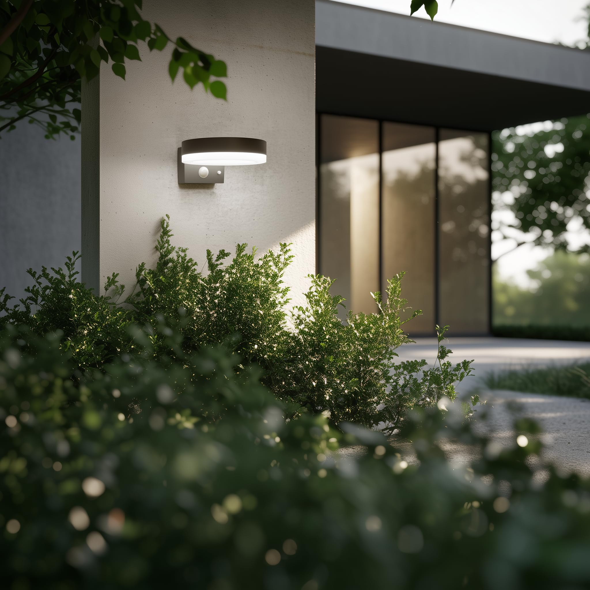 SolarCentre® Shrewsbury Outdoor Solar Powered Wall Light