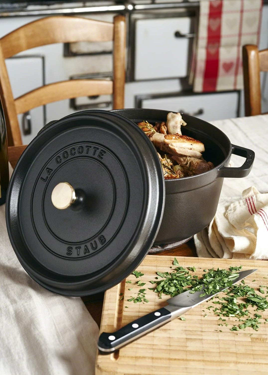 La Cocotte Round D. 24 Black Lt. 3,8 - New Classic by Staub, 4-qt Round - Image 4