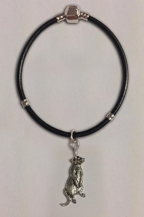 Code A61 Erdmännchen Charme auf einer silber Kunstleder Schlange