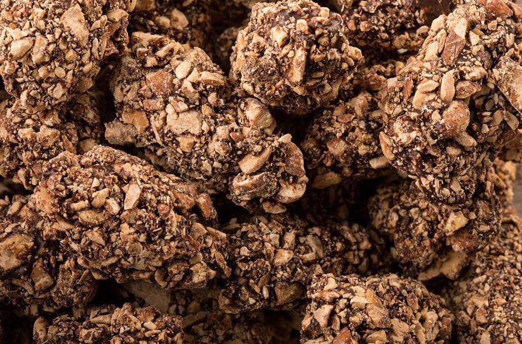 Medjool Dates- Dark Chocolate Coated with Almonds (450g)