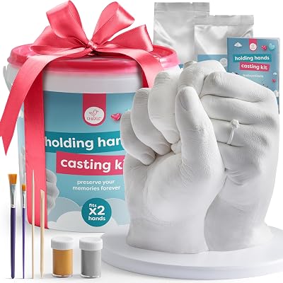 Chuckle Holding Hands Casting Kit DIY 3D Plaster Mould Statue Couples Keepsake