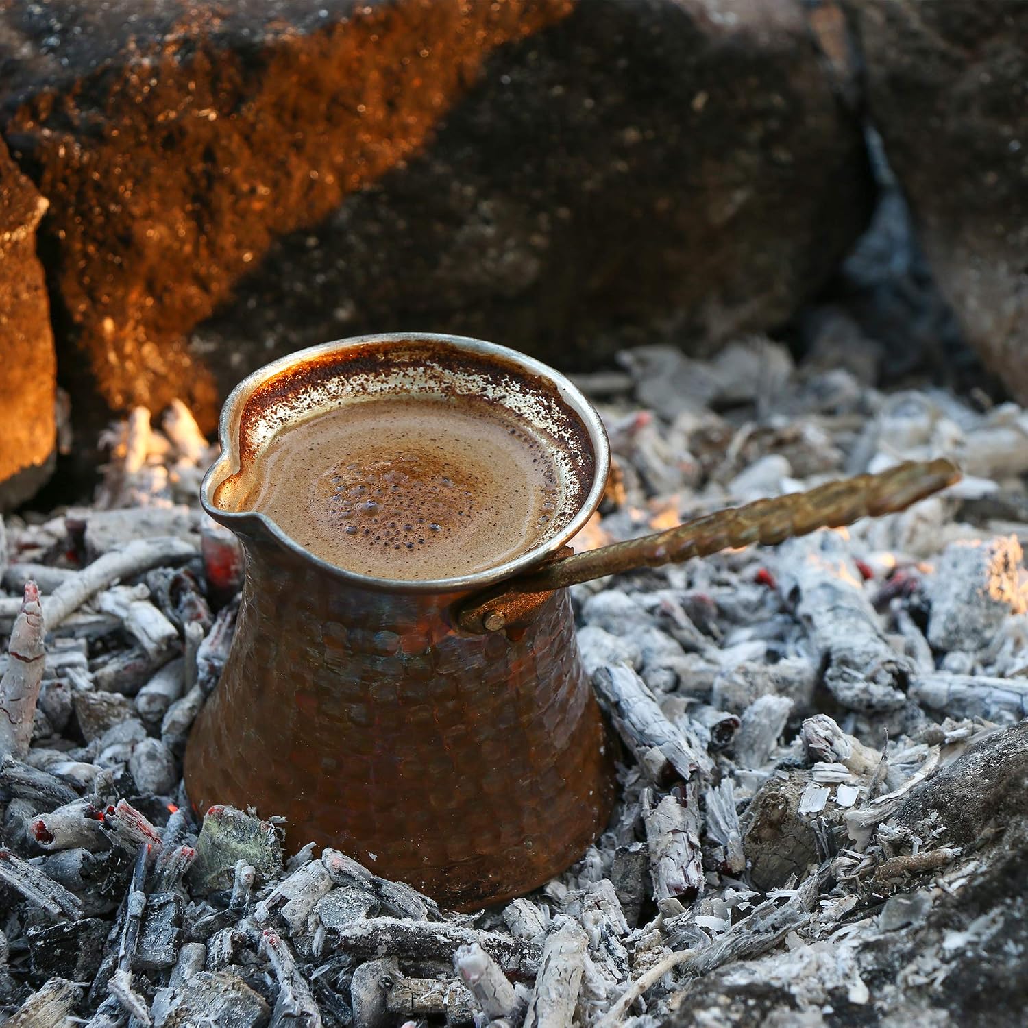 Cobre Plateado con Diseño Tallado, 6 porciones Olla de Cobre Martillado  Otomana Hecha a Mano Nosy Nomad Cafetera Turca: Cezve Cafetera para Café  Turco Cafetera Arabe Ibrik con Mango Cafeteras de émbolo