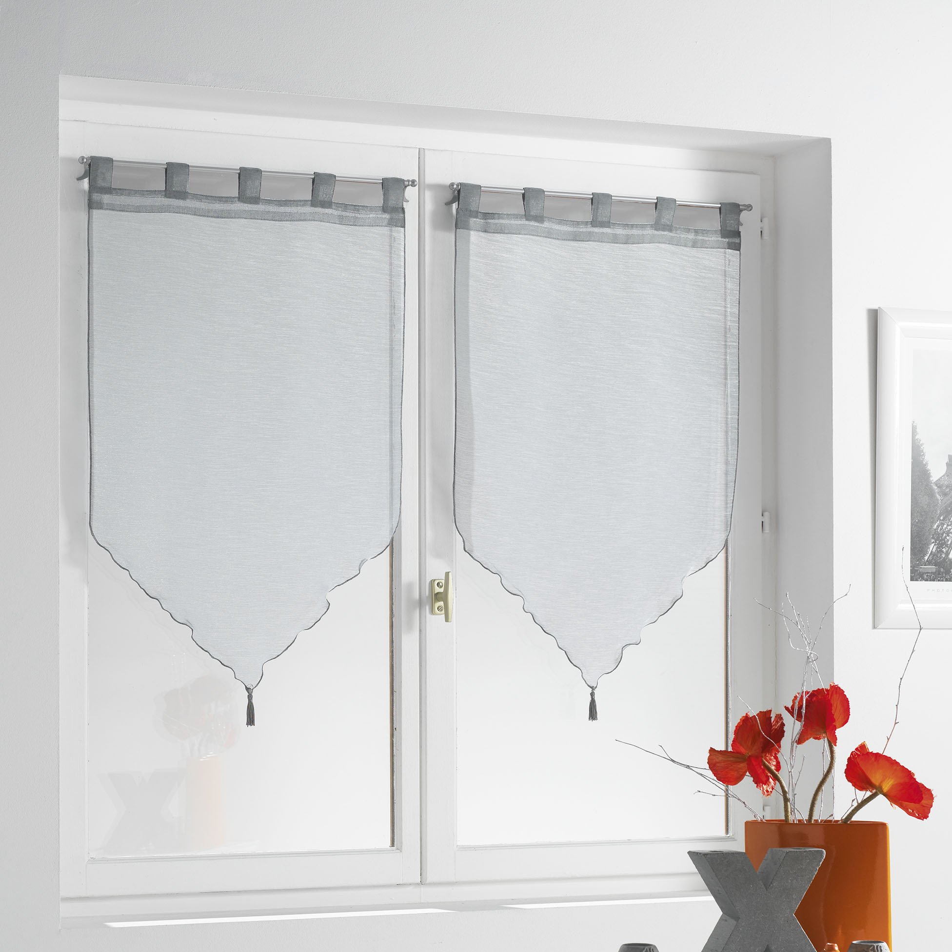 Douceur d'Interieur Voile Sable Lissea 2-Net Curtain Pompon, Gris
