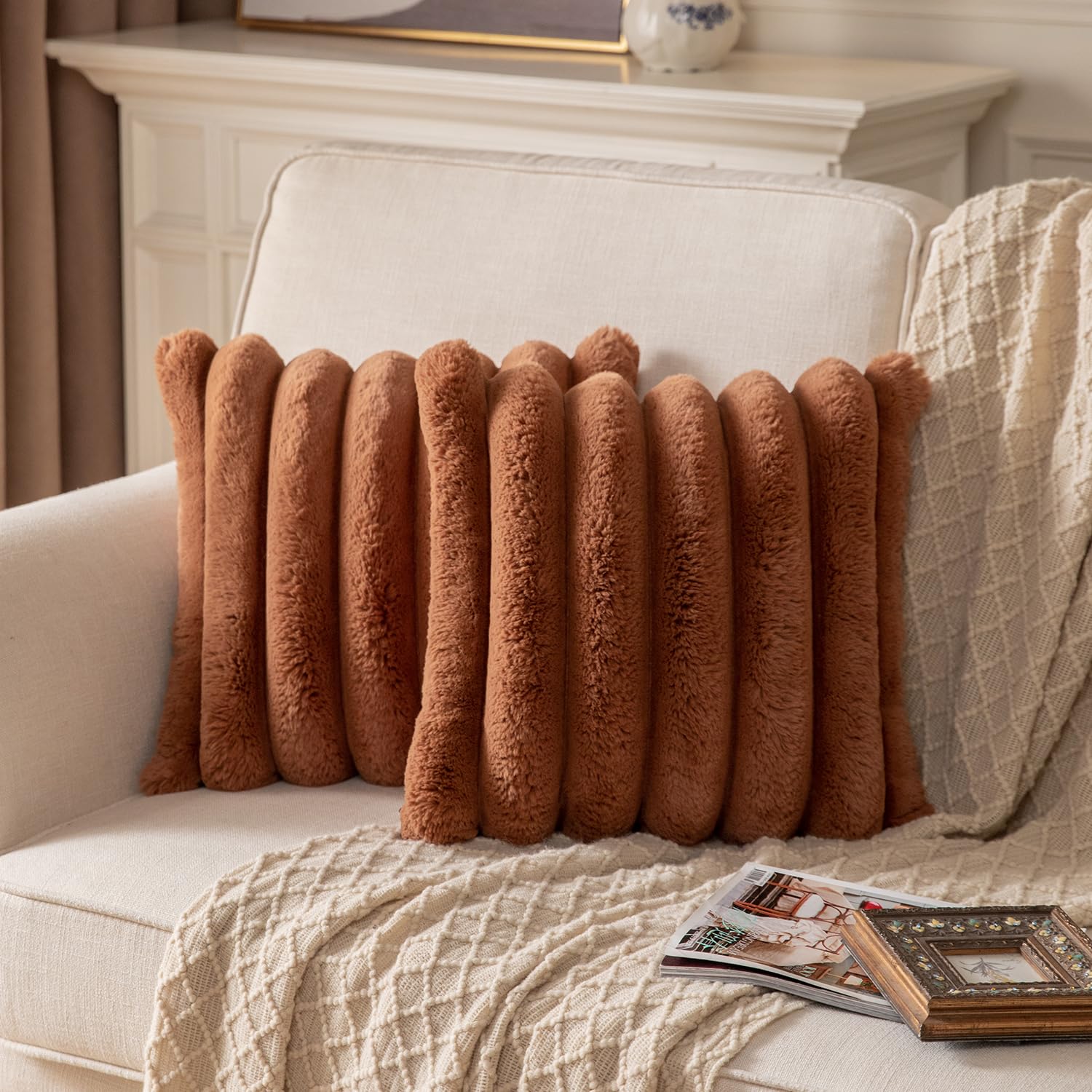 YAERTUN Set of 2 Brown Striped Decorative Cushion Covers 18x18 Inch 45x45 cm Plush Soft Throw Pillow Case with Velvet Back Faux Rabbit Fur Pillow Covers Sofa Couch Bed Livingroom