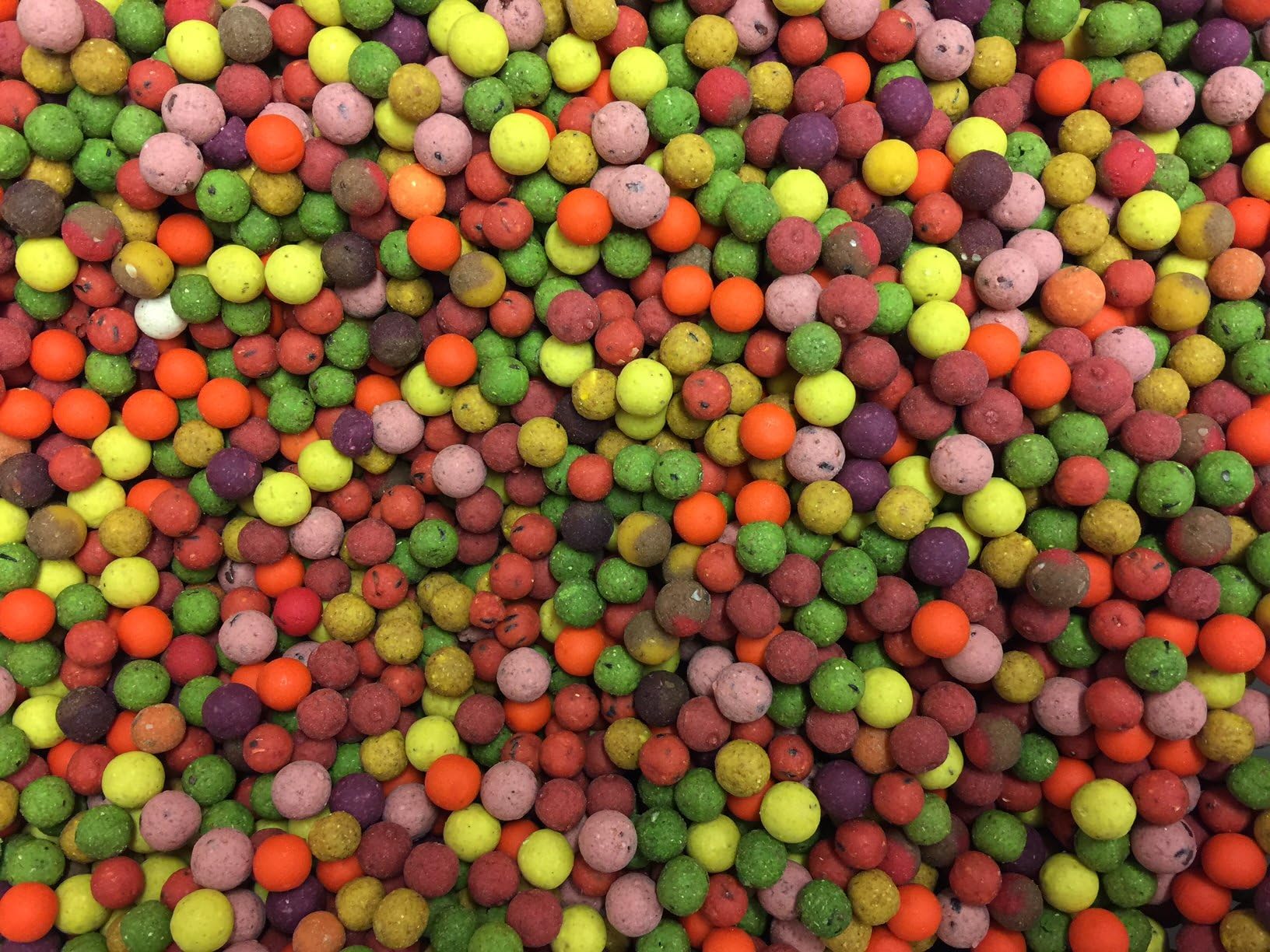 The Ultimix - Mega Mix Boilies - Plum, Krill, Tutti, Bloodworm, Spicy, Hempseed, Scopex, Coconut, Pineapple + more (250g Bag)