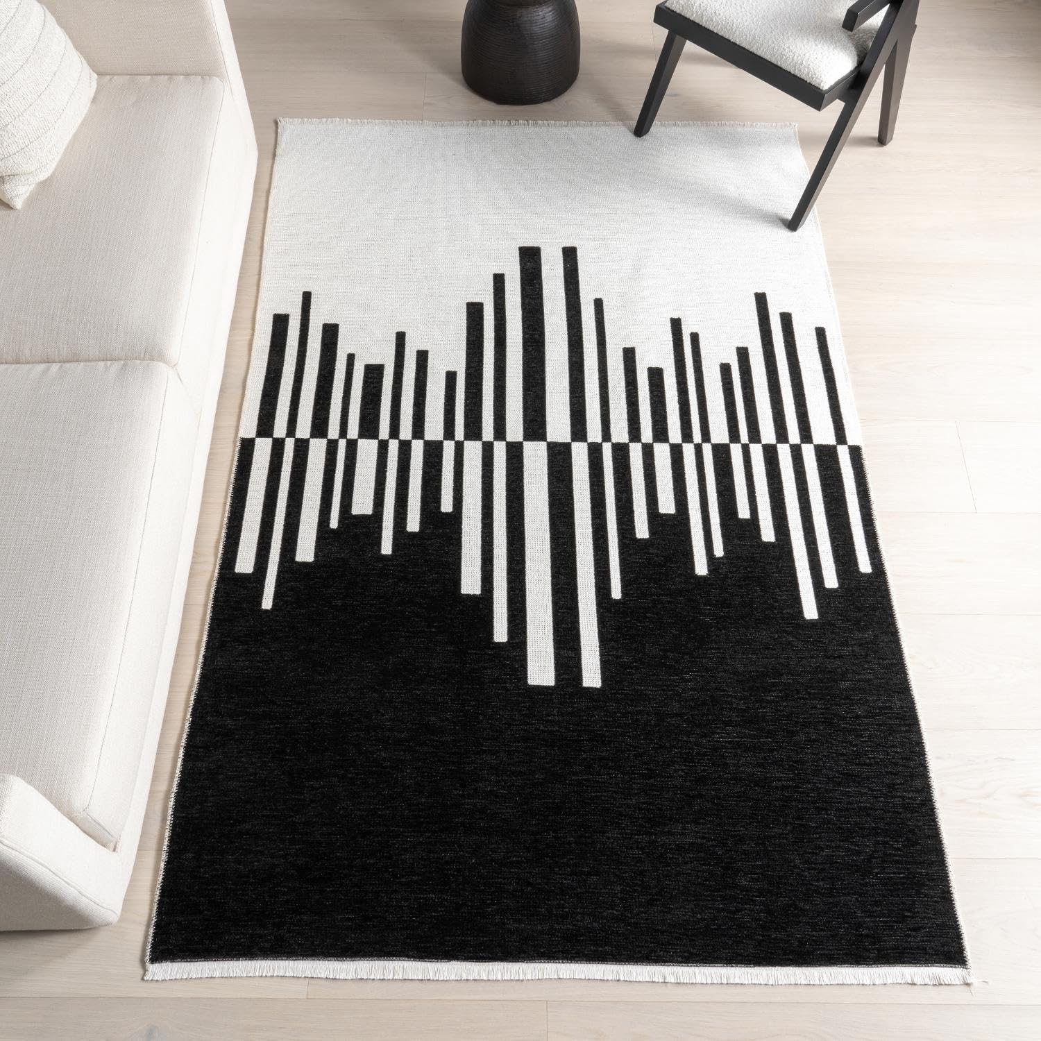 Photo 1 of **Similar item**
Nuloom Versa Olea Black/Cream, 5' x 8', Abstract, Soft and Cozy, High Traffic, Stain Resistant, Easy Clean, Durable, Reversible, Machine Washable Area Rug for Bedroom, Living Room, Dining, Den, Foyer