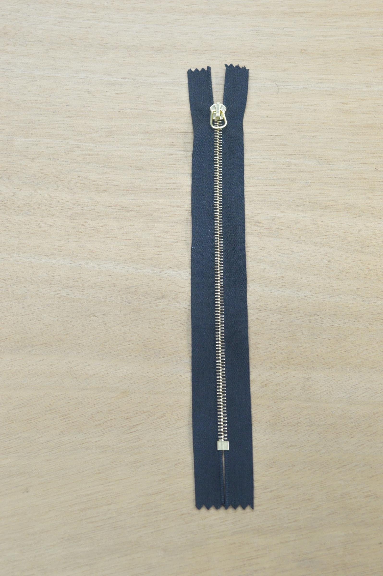 RiRi Zipper M4 Black One Way - Brass 7" 18cm Closed End w/Short tab