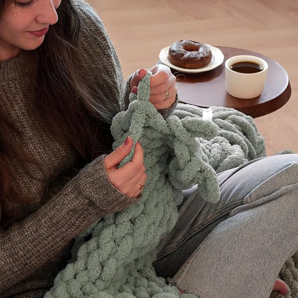 JUMBO CHUNKY YARN FOR HAND KNITTING – SUPER THICK CHENILLE CHUNKY YARN FOR CROCHETING – EXTRA SOFT BULKY FLUFFY BLANKET BIG YARN 8 JUMBO PACK (27YDS,8 OZ EACH SKEIN) KHAKI
