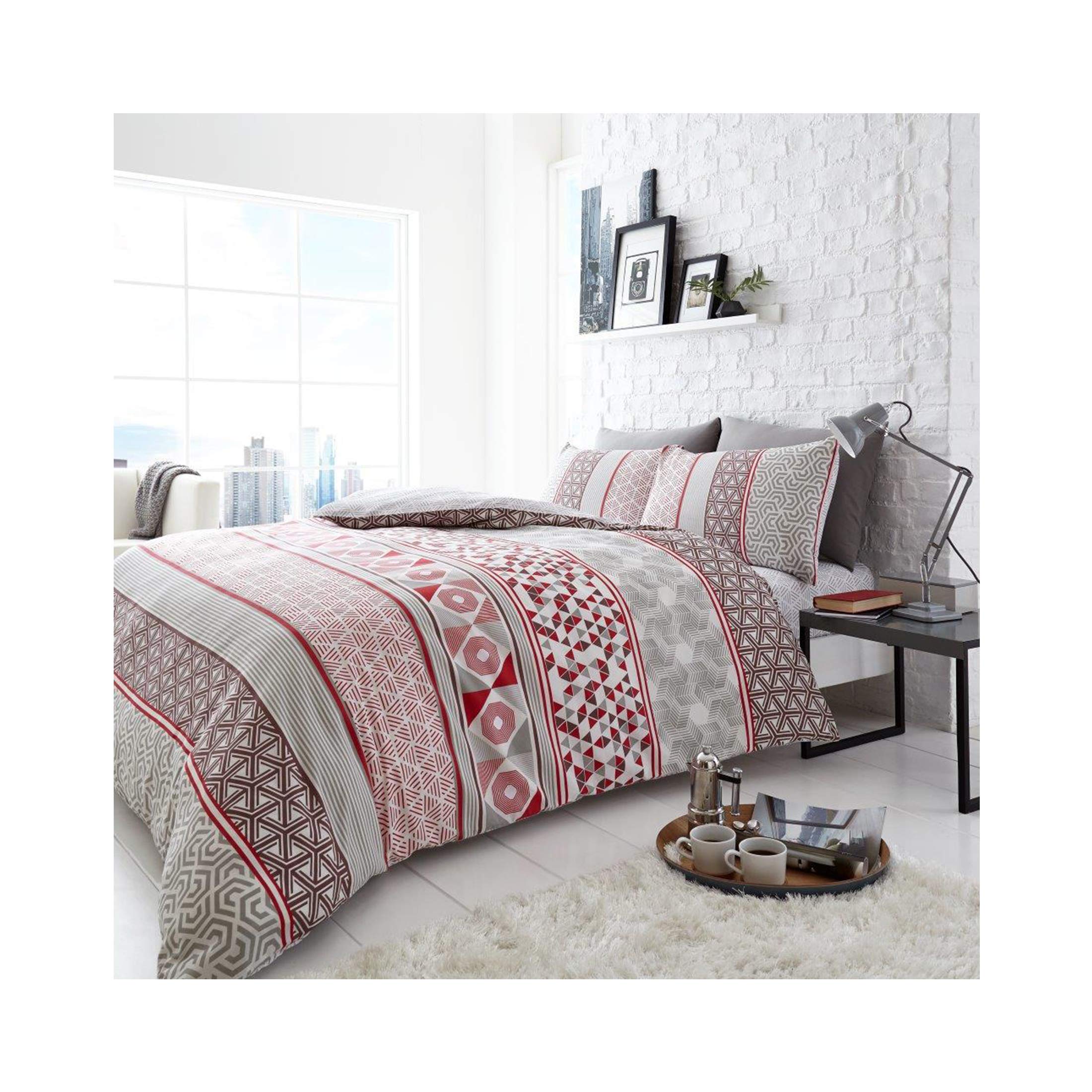 Luxurious Helsby Bed Set with Duvet Cover and Pillow Cases, Polyester-Cotton, Natural, King