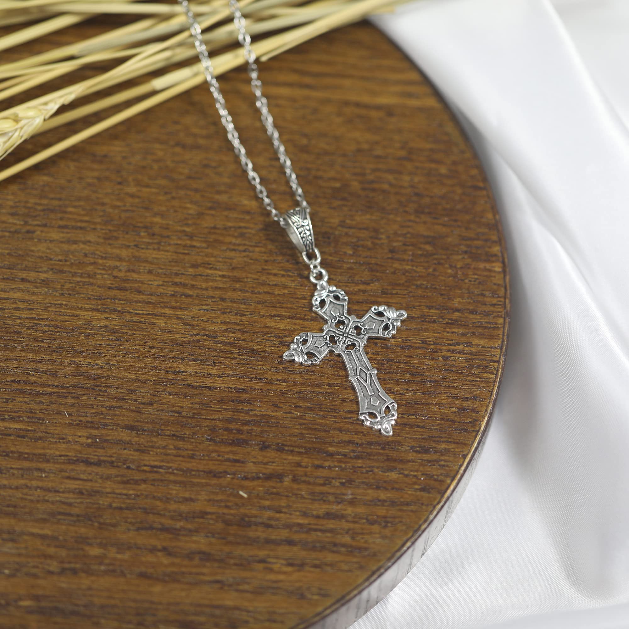 LIRUNQIN Cross Pendant Necklace Indie Punk Gothic Choker for Egirl Eboy Woman Men