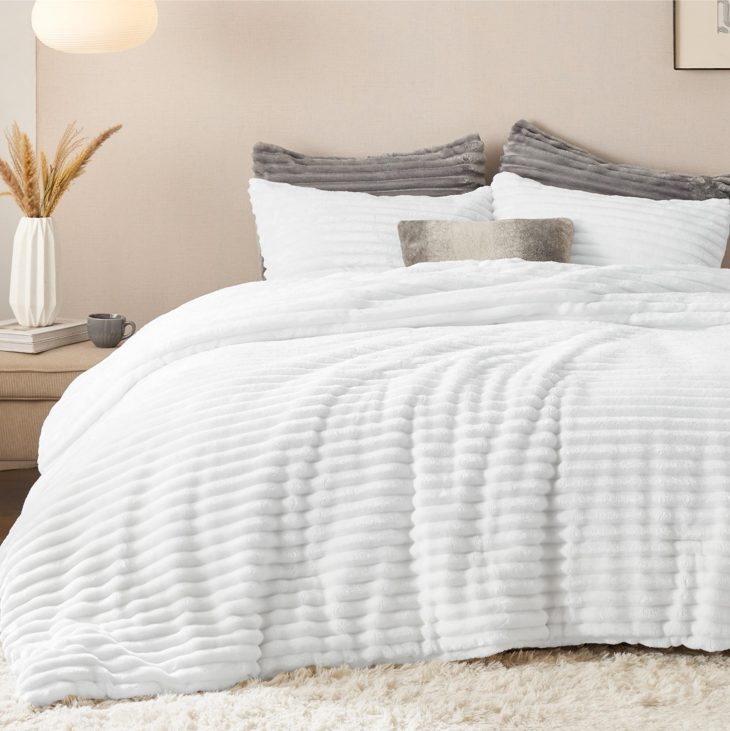 Bedsure Fluffy Comforter Set Queen - Super Soft Faux Fur Bed Set Bright White, Warm Plush Fleece Winter Bedding, 3 Pieces, 1 Shaggy Fuzzy All Seasons Queen Size Comforter with 2 Pillowcases Image