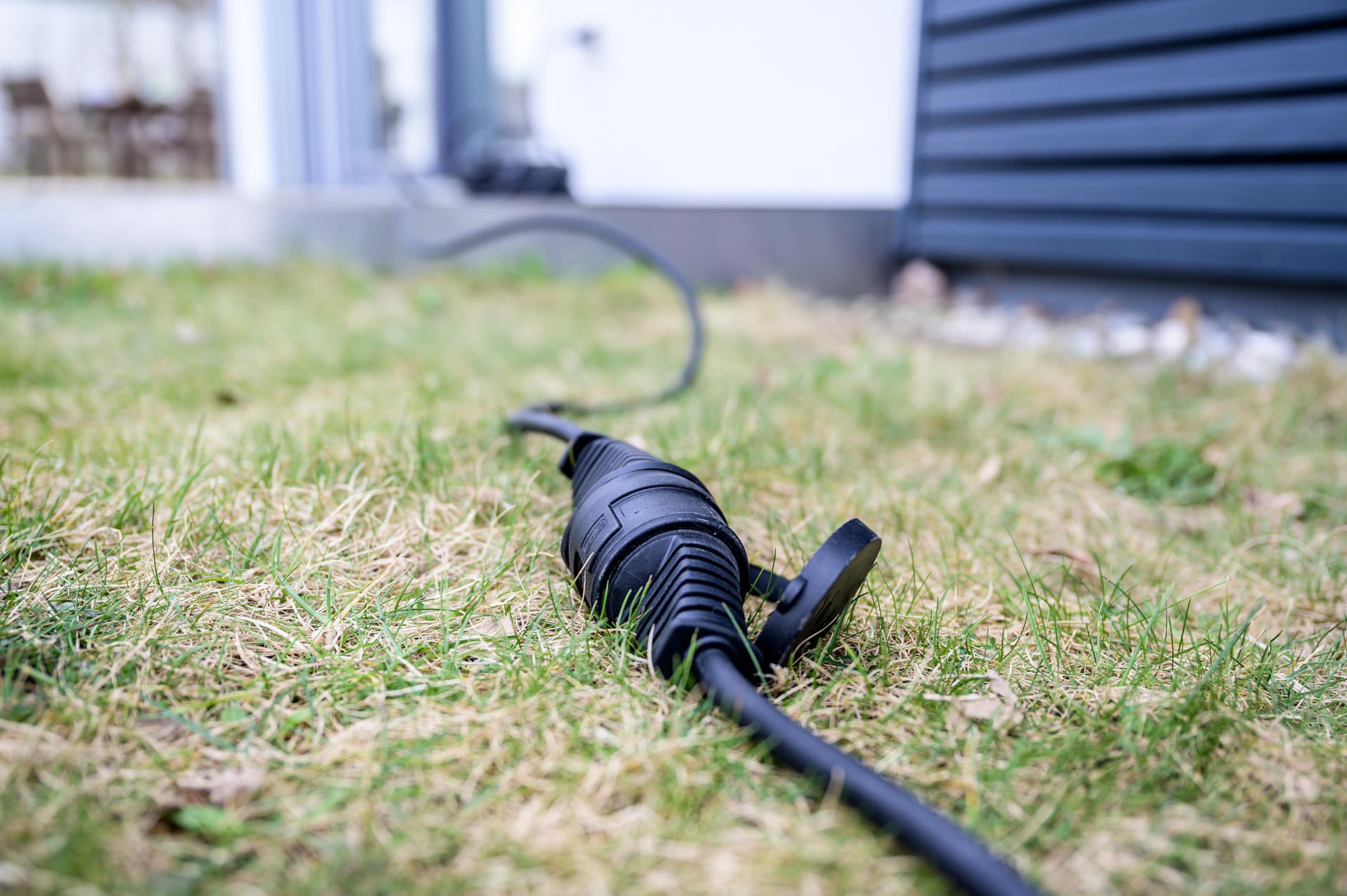 Brennenstuhl Qualitäts-Gummi-Verlängerungskabel 25m (IP44, Kabel für außen) schwarz 2