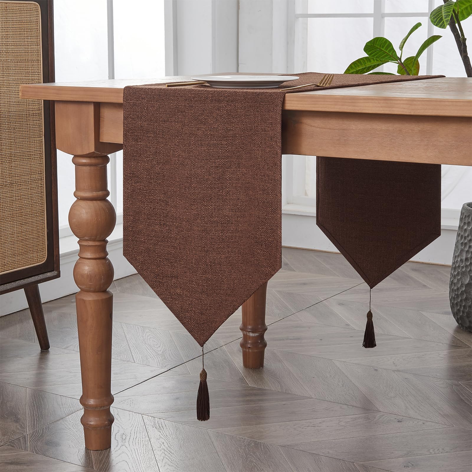 BALCONY & FALCON Table Runner with Tassels Spill-proof Washable Rustic Farmhouse Runners Table Decorations for Kitchen Dining Centrepiece Sideboard birthday wedding party (Brown, 35 x 240 cm)
