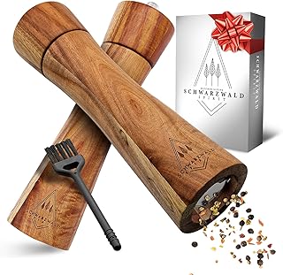 Schwarzwald Spirit NEU Pfeffermühlen aus Holz - Edle Verarbeitung - Salz und Pfeffer Mühle Gewürzmühle im Set mit Keramikmahlwerk, Reinigungspinsel & Rezeptbuch, Zeitloses Geschenk (21 cm)