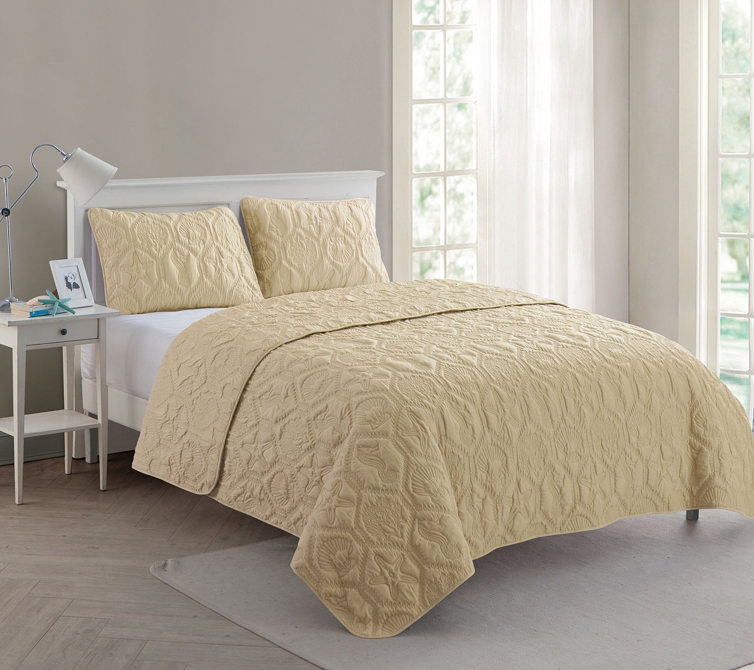 VCNY Home | Shore Collection | Soft, Lightweight, Comfortable Quilt Bedspread, Durable and Wrinkle Free Microfiber 3 Piece Bedding Set, Queen, Tan